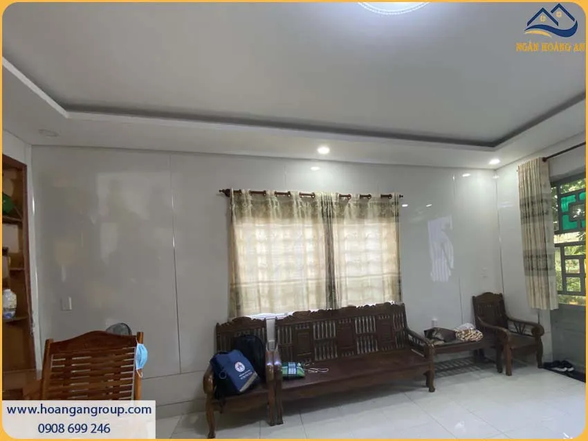 Khách Hàng Hài Lòng Tuyệt Đối Sau Khi Thi Công PVC Trắng Trơn Cho Nhà